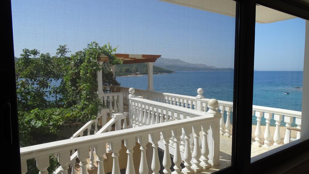 Petro'S Apartments Ksamil Exterior photo