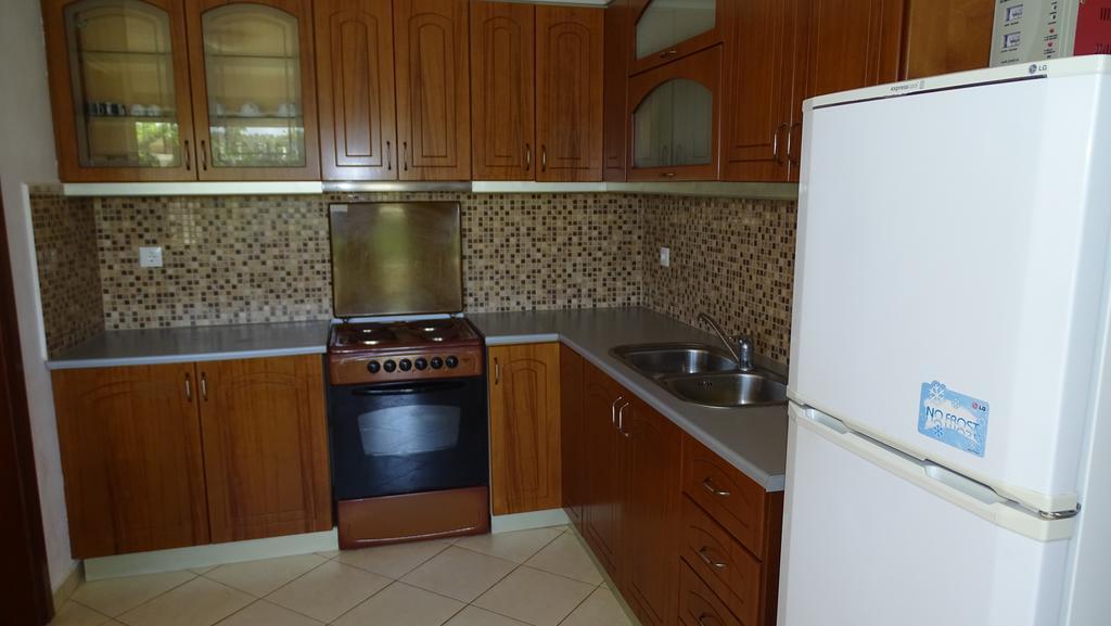 Petro'S Apartments Ksamil Exterior photo